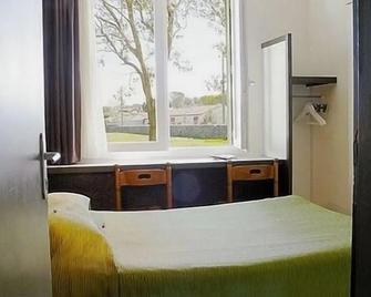 Drom'sud Hotel Logis - Donzère - Bedroom