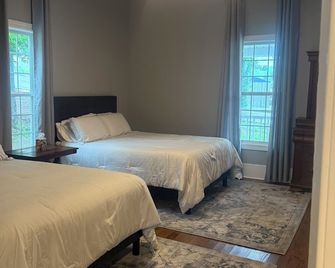East Madison Escape. - Pulaski - Спальня