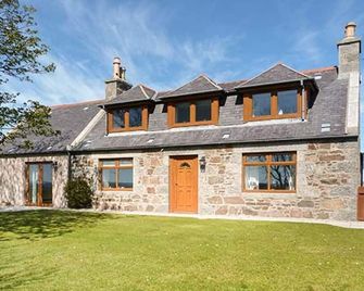 Schoolhill Croft - Ellon - Gebouw
