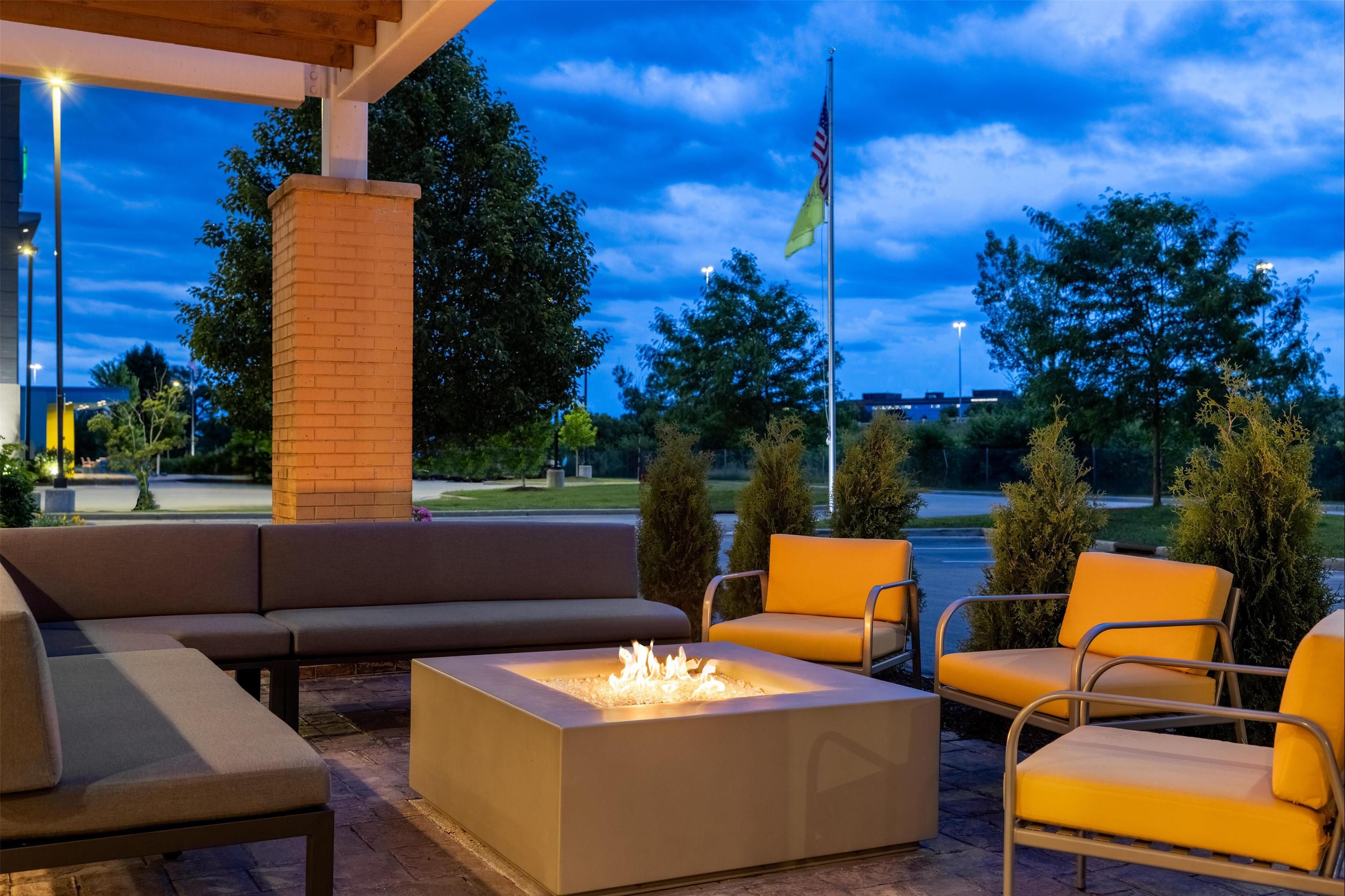 Home2 Suites by Hilton Milwaukee Brookfield - Waukesha - Edificio