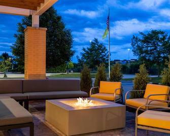 Home2 Suites by Hilton Milwaukee Brookfield - Waukesha - Edificio