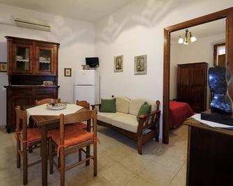 Bed & Breakfast L'Aquilino - Bet Schemesch - Essbereich