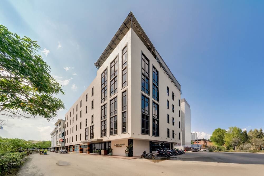 باريلانج هوتل ناجويا باتام