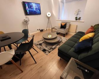 Garland Quantock House, London With Private Garden - Welling - Living room
