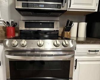 Delightful 3-bedroom house with AC in Lawton - Lawton - Kuchyň