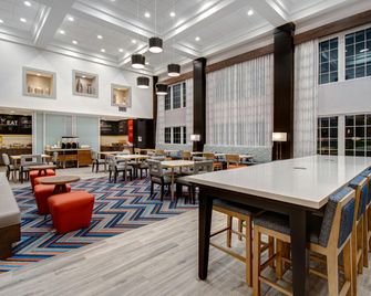 Hampton Inn & Suites Yonkers - Yonkers - Lounge