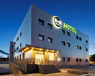 B&b Hotel Madrid Carabanchel - Madrid - Gebäude