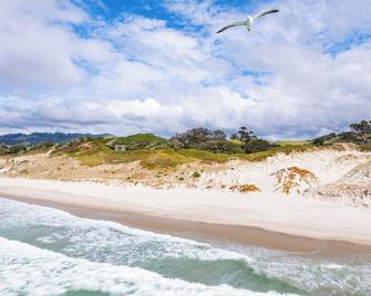 Seaview and Pohutukawa - Pakiri Beach Retreat - Wellsford - Playa