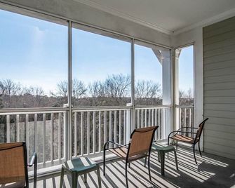 Sun and Fun 1 Bedroom Resort View Suite Sleeps 4 - Pawleys Island - Balkón