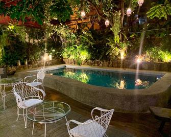 Courtyard Hotel - Pasay - Pool