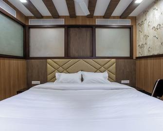 Hotel Prm Aruna Archadia - Erode - Bedroom