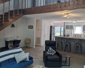 Lake Villa - Summerton - Living room