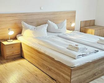 Hotel Krone - Königsbrunn - Camera da letto
