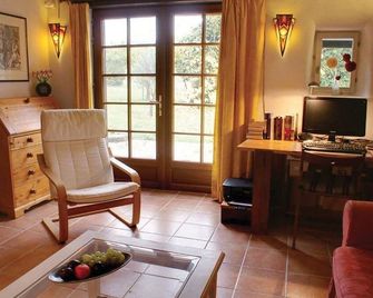 Gite La Freydiere - La Bégude-de-Mazenc - Living room