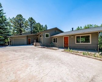 The Epic Escheresque House w/AC on Cherry Hill - Flagstaff - Building