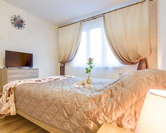 Cozy large apartment in a green district - סנט פטרסבורג - חדר שינה