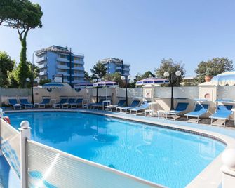 Hotel Levante - Cervia - Pool