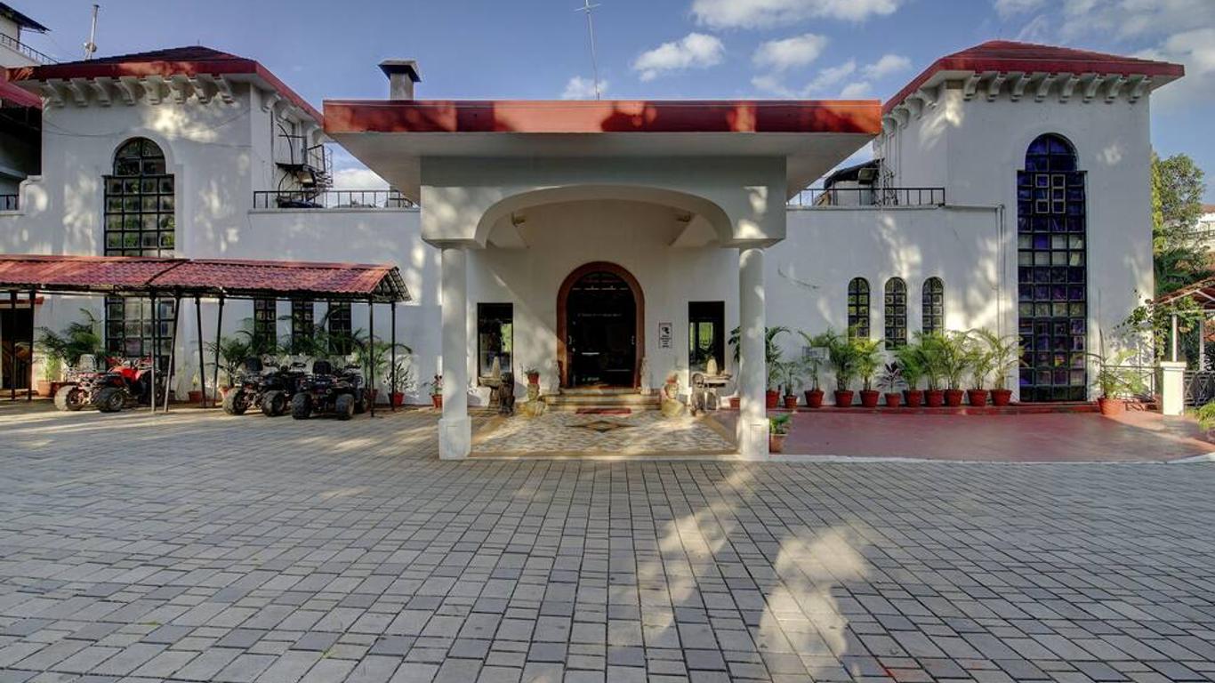 Khanvel Resort