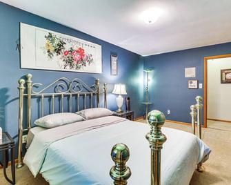 Private 5-Acre Lake: Pet-Friendly Grove City Home - Grove City - Camera da letto