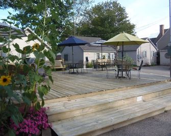 To A Ludington Cottages.. Parkview #6. - Ludington - Patio