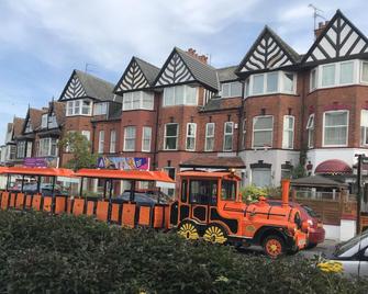 The Trinity - Bridlington - Edificio