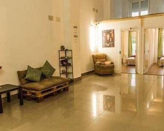 Isabel Guest House - Madrid - Recepción