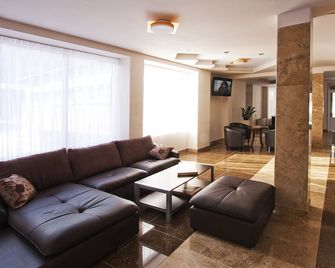 Tsaghkahovit Hotel - Tsaghkadzor - Salónek