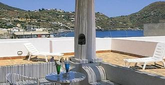 Hotel Villa Augustus - Lipari - Balcó