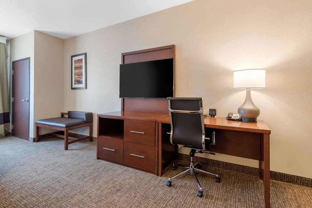 Comfort Suites Denver Intl Airport 99 1 3 4 Denver Hotel