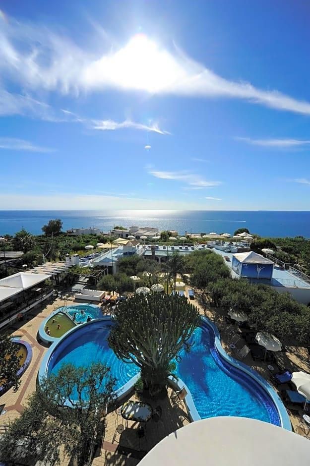 إلجاتوباردو هوتل تيرميه آند بيوتي فارم - فوريو - حوض السباحة