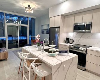  Experience luxury living at Friday Harbour High Point - Innisfil - Kitchen