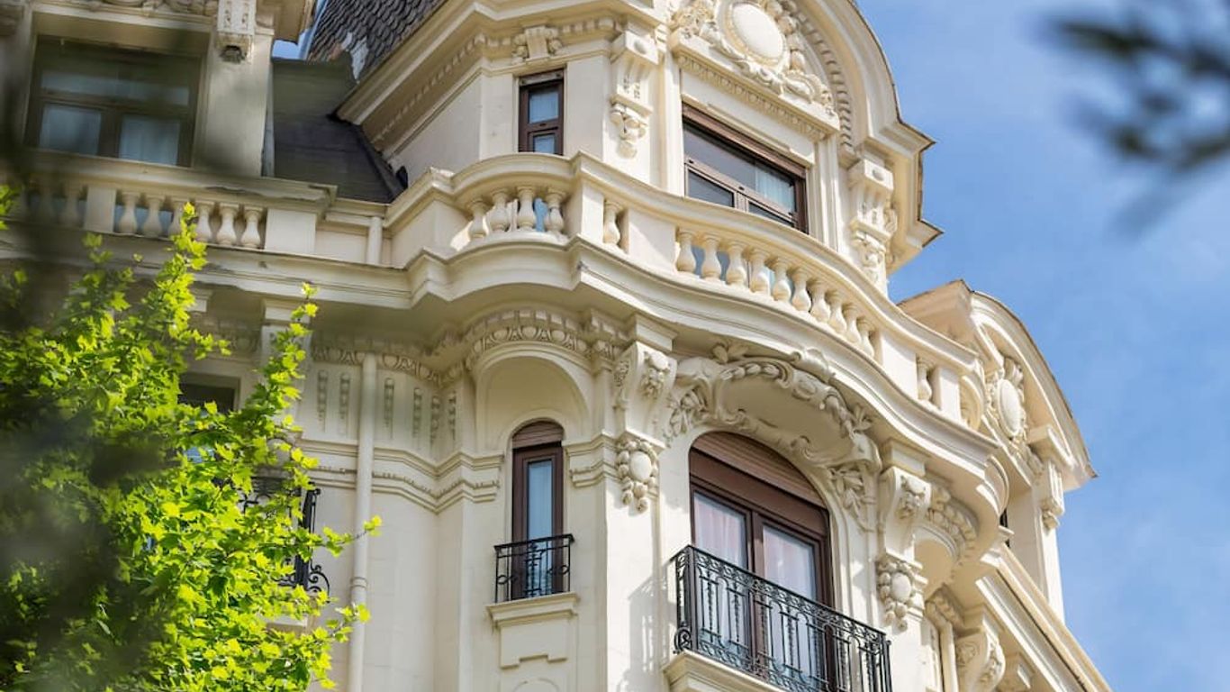 Villa Bougainville by Happyculture