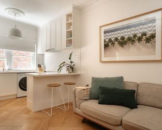 Bondi Beach Bliss Studio - Bondi Beach