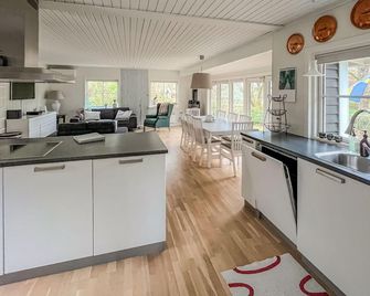 3 Bedroom Beautiful Home in Hoerby - Hörby - Cocina