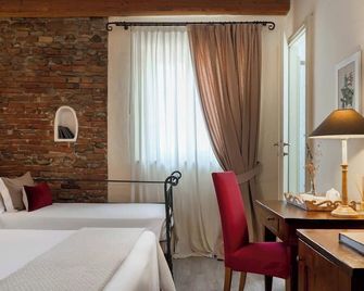 Locanda I Girasoli - Misano Adriatico - Bedroom