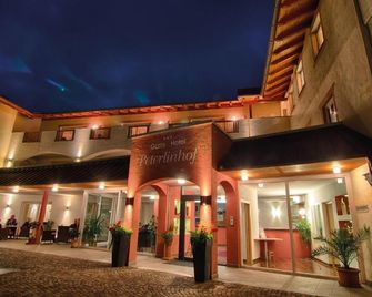 Garni Hotel Peterlinhof - Caldaro - Building