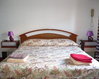 Hotel California - Milazzo - Bedroom