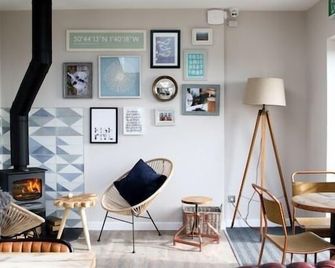 The Cliff House Hotel - New Milton - Living room