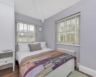 Woodbridge House Apartment - London - Bedroom
