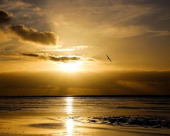 B&B - En suite - Dog Friendly - Own Entrance - 2 Minutes Walk to Beach - Heacham