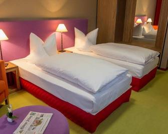 Schurwald Hotel - Plochingen - Bedroom