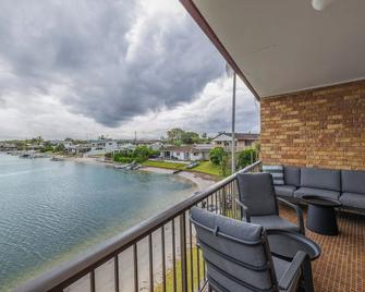 Ali's Waterfront Escape - Tweed Heads - Balcony