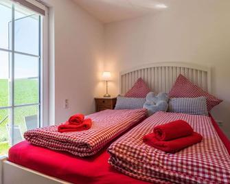 Luxury Chalet - Sauna, Wifi, 2 bathrooms, firecplace, located in beautiful area - Loßburg - Bedroom