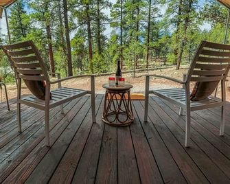 Highland Grand Canyon Glamping - 그랜드 캐니언 빌리지 - 발코니