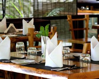 Wayanad Silver Woods Hotel - Tariyode - Restaurant