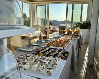 Dolce Vita Boutique Hotel - Porto Cervo - Bufet