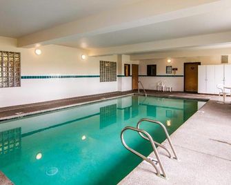 Economy Inn - Fort Wayne - Pool