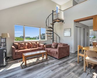 Windward Shores - East Hampton
