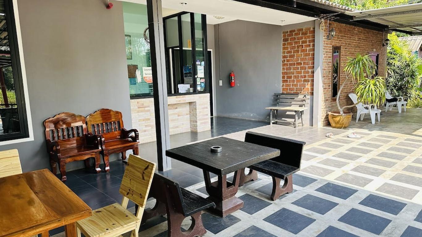 Koh Jum Hostel