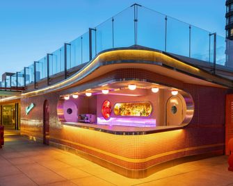 Moxy Barcelona - ברצלונה - טרקלין